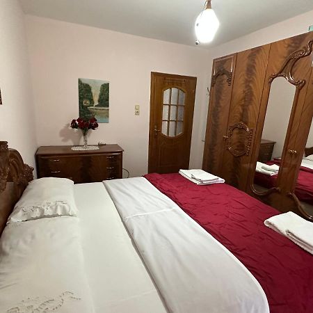 Hoxha House Hotel กรูเยอ ภายนอก รูปภาพ