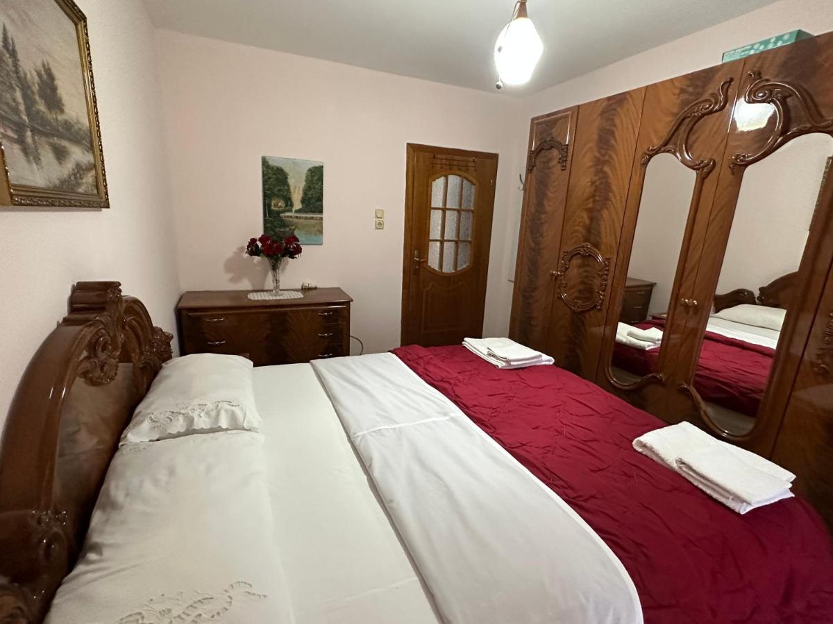 Hoxha House Hotel กรูเยอ ภายนอก รูปภาพ