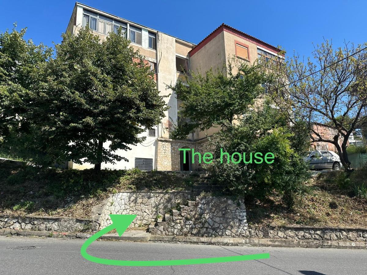 Hoxha House Hotel กรูเยอ ภายนอก รูปภาพ