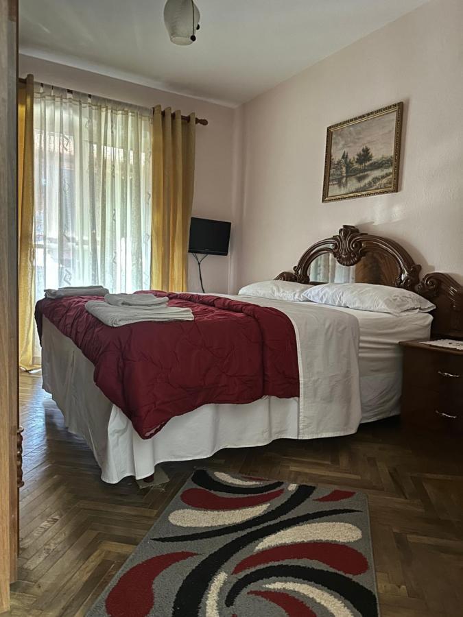 Hoxha House Hotel กรูเยอ ภายนอก รูปภาพ