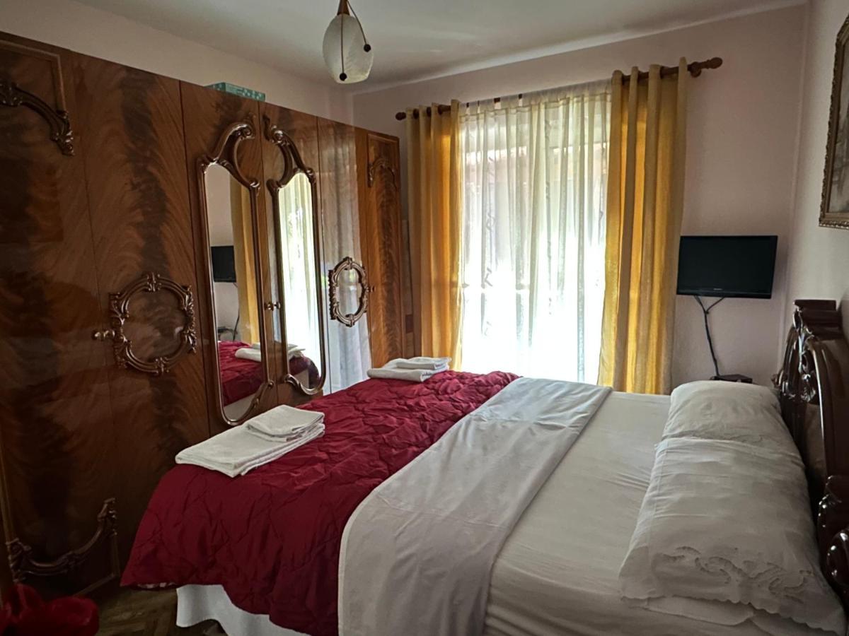 Hoxha House Hotel กรูเยอ ภายนอก รูปภาพ