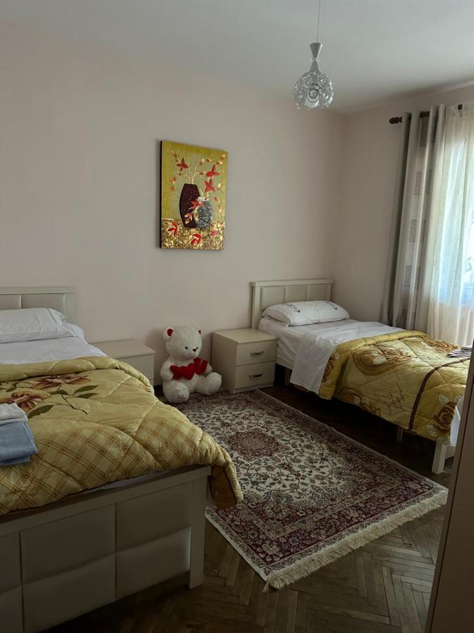Hoxha House Hotel กรูเยอ ภายนอก รูปภาพ